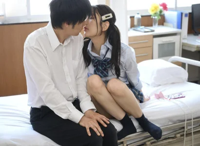 Nam sinh yếu đuối được địt ngay trong lớp bởi khoa khôi